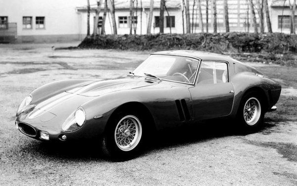 Ferrari 250 GTO е дефинитивната хомологирана кола, и дори го носи в името си - Grand Turismo Omologato. Откровено дегизирана състезателна машина, GTO е базиран на шасито 250 SWB със значително по-аеродинамично купе, като е разработван в аеродинамичен тунел - нещо не много обичайно за онова време.

Конструирана с идеята за GT надпревари, GTO е с трилитров V12 с мощност от 300 конски сили, макар тази мощност да нараства значително по време на състезателната кариера. Ferrari произвежда едва 36 машини от модела. Той се превръща и в един от най-скъпите на света - на аукцион преди две години такава машина е продадена за почти 50 милиона долара.