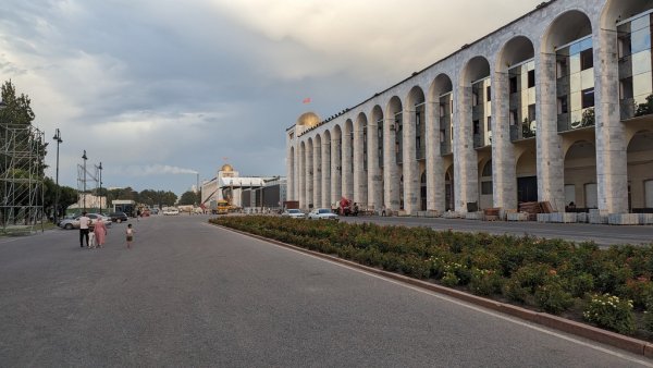 Бишкек - централният площад
