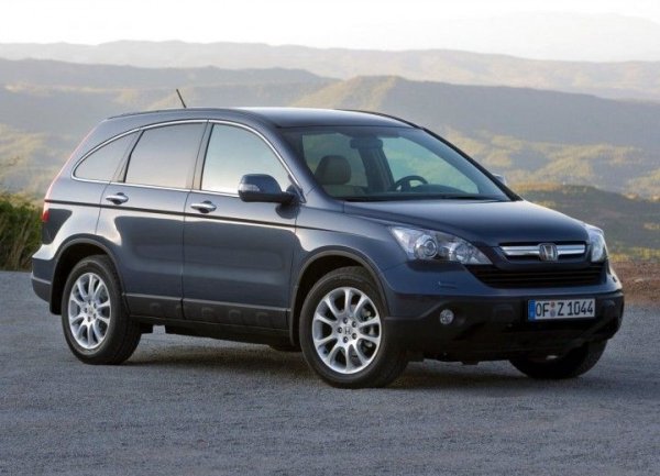 Силни страни: практически не ръждясва с правилна грижа; добро качество на боята; в TÜV Report е на върха по издръжливост на каросерията.

Слаби места: капак на багажника – възможни са малки "точици".
