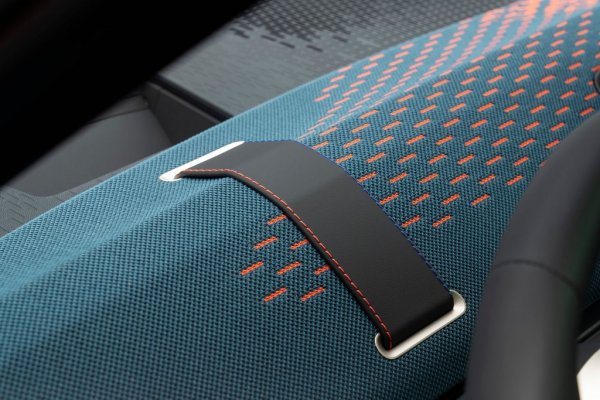 Все още не знаем цените за България, но ако тези на Острова са някакъв ориентир, базовият Aceman ще започва от около 37,000 евро, а по-мощният SE - от 42,000. 
