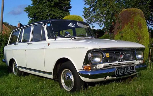 За Западна Европа Москвич-412 се сглобява в Белгия, в предприятието на Scaldia, от готови машинокомплекти. В страната моделът се предлага под името Moskvitch Scaldia 1500. Тук 412 дори има дизелова версия, с агрегати на британския производител Perkins и на френския Peugeot-Indenor. Интериорите на москвичите за "капиталистическите пазари" също са доста по-лъскави от тези за социалистическите. 
