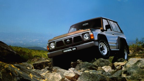 Един от най-старите и уважавани всъдеходи в света, прочут със своите впечатляваща характеристики и надеждност. Patrol е създаден за места с тежки условия на работа и неговият дизайн съчетава мощност, комфорт и офроуд възможности. Този SUV често се използва в пустини и други екстремни места, където надеждността му е проверена във времето. Patrol се превърна в синоним на дълговечност и надеждност сред големите всъдеходи.
