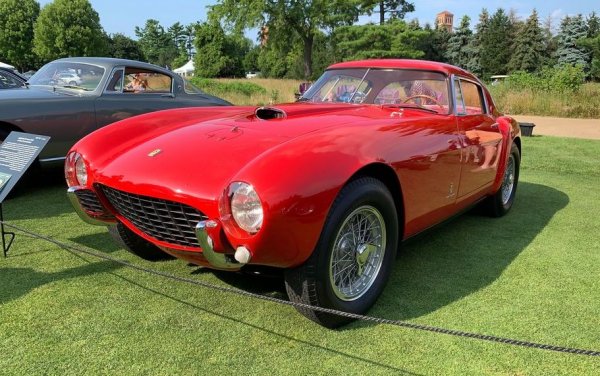 Дело на Pininfarina, тази кола има един от най-необичайните дизайни в историята на Ferrari. Само шест бройки са били създадени с такова купе, и нито една от тях не е идентична с останалите. Тази е най-луксозната от всички, с кожен салон вмето винил. Задвижва се от 4.5-литровия V12 двигател от състезателните машини на Енцо Ферри 
