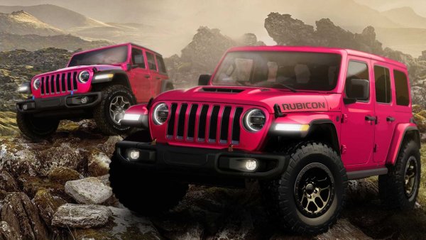 Tuscadero Pink може да не е първи избор за всеки купувач на Jeep, когато става въпрос за боя, но уникалният нюанс беше достъпен за ограничен период за Wrangler срещу допълнителни 395 долара. И беше достъпен за всеки Wrangler, което означава, че можете да поръчате 392 с V8 с розова боя, ако желаете.