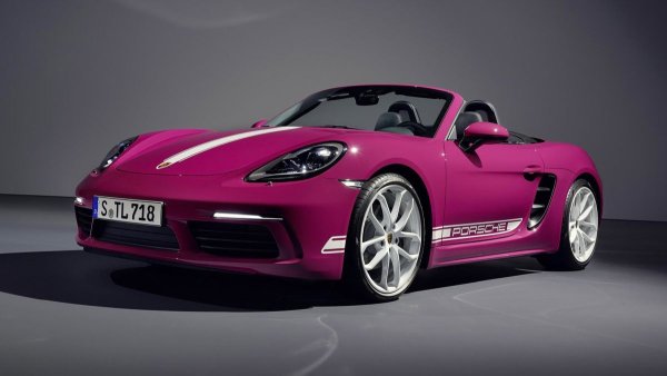 Porsche вече имаше цвят Rubystar, но Ruby Star Neo е малко по-различен. Наличен за новото 718 Boxster Style Edition, Ruby Star Neo е малко по-ярък и се съчетава с бели акценти и колела. Porsche казва, че тази боя е знак на почит към Ruby Star на 964 Carrera RS.