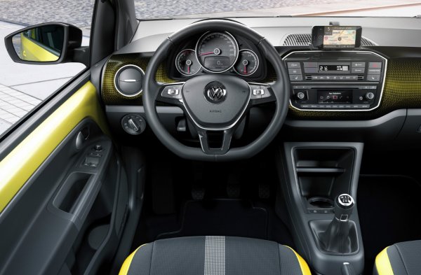 В допълнение към стандартната версия, гамата на up! включва модификация с &bdquo;батерия&ldquo; - e-up!, и &bdquo;напомпана&ldquo; версия GTI с двигател, чиято мощност е увеличена от 90 на 115 к.с.