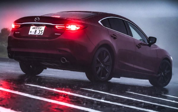 Производството в предприятия извън Япония засега ще продължи, но е възможно по-късно моделът най-накрая окончателно да бъде пенсионират. За повече от две десетилетия в Япония са продадени над 226 000 бройки.
