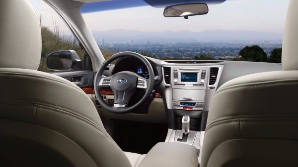 Неговият 2,5-литров боксер, който предава 170 к.с. чрез шестстепенна механична или шестстепенна автоматична скоростна кутия, също е солиден, като е сред причините за постигане на резултат от 82/100 J.D. Power. Практичният офроудър може да се намери за по-малко от 10 000 долара.