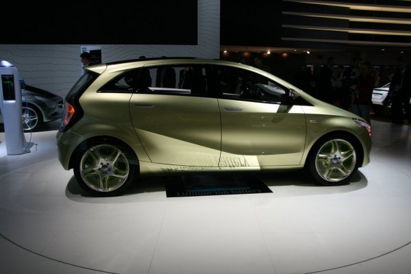 Mercedes-Benz BlueZero Concept