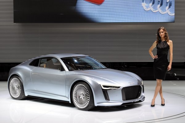 Момичетата на автосалон Детройт 2010