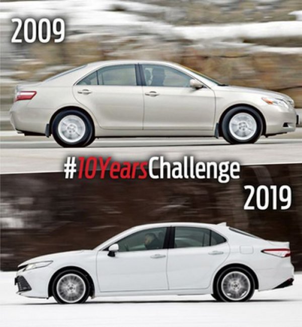 Както и повечето модели на Toyota, и Camry не се купува зарази дизайна. Неговите предимства са други – богато оборудване, надеждност и комфорт. Такова е и поколението XV40 отпреди 10 години, което трудно може да бъде наречено „красив автомобил”. Виж, сегашната Camry е по-различна, тъй като японците са решили да вкарат малко емоция в автомобила. Той има дори спортна версия, което също показва сериозно развитие.