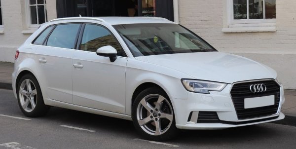 Тук става дума за фейслифта на третото поколение (Typ 8V), който бе на пазара между 2016 и 2019, и се произвеждаше в Инголщад и Гьор, Унгария. Средният пробег при А3 е 44 000 км.
