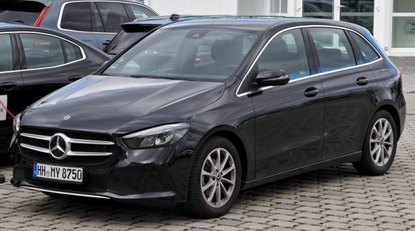 Тук са включени както последните производствени серии от втората генерация, така и първите от третата. Средният пробег е 36 000 км. Също както и А-класата, този модел се сглобява в два завода - германския в Ращат и унгарския в Кечкемет.
