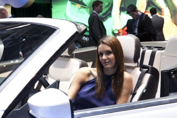 Момичетата на автосалон Женева 2011