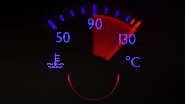 Повишавнето на апетита при студено време е напълно нормално явление. За да може двигателят с вътрешно горене да работи при минимална консумация на гориво, към него трябва да се подава топъл въздух. Съответно, с понижаването на температурата му се увеличава разходът на гориво. Колкото по-студен е въздухът, толкова по-висока е неговата плътност. Така се постига повишена консумация от 20-30%. 
