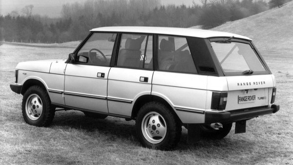 Още един знаков за световната автомобилна индустрия модел - Range Rover Classic. Той се ражда през 70-те години, като обединява понятията "лукс" и "всъдеход". Машината се прочува с бензиновите си V8 двигатели с обем 3,5, 3,9 и 4,2 литра, но през 1979 г.  Land Rover решава да създаде дизелов мотор съвместно с фирмата Perkins. В неговата основа е бензиновият двигател с обем 3,5 литра. Проектът се оказва неуспешен и е закрит.
Вместо това, през 1986 г. Land Rover започва да купува 4-цилиндрови дизели от италианската фирма VM Motori. Така се появява Range Rover Turbo D, който е направен на пух и прах от британските медии заради немощната си динамика. Италианците си отмъщават, но не с на медиите, а на клиентите, тъй като се оказва, че двигателят има огромен проблем с главата и блока. Въпреки това, Land Rover се отказва от сътрудничеството с VM Motori едва през 1992 г.                    
