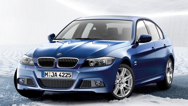 В истинска беда за BMW 1-Series (Е81), 3-Series (Е90) и 5-Series (Е60) се превръща 4-цилиндровият турбодизел N47, чието производство стартира през 2007 г. Проблемът е във веригата на газоразпределителния механизъм, която от BMW обявяват, за вечна, тоест тя не се обслужва и трябва да функционира по време на целия живот на дизеловия мотор.
Оказва се, че тя започва да се разхлабва още преди достигането на 100 000 км и се налага да бъде сменена. Това обаче е доста трудно, тъй като е разположена в задната част на двигателя и за да се смени, той трябва да бъде свален. Съответно, цената на тази "операция" скача до небето.
