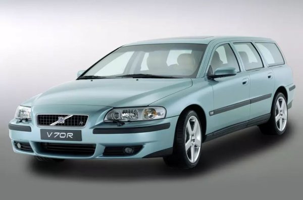 Тези модели са пъргави и особено добри с ръчна скоростна кутия - според измерванията на американското списание Car and Driver ускорението до 97 км/ч (60 мили/ч) е в рамките на 5,5 секунди, а разстоянието от четвърт миля (402.336 метра) се взима за 14 секунди.
