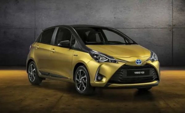 Благодарение на марката Toyota, но също така и на Lexus, Daihatshu и Hino, световният лидер е единственият, който продава над 1- милиона автомобила - 10 483 024 срещу 10 495 548 през 2021 г.

Volkswagen пострада повече от кризата с компонентите, отколкото своя конкурент. Като се съберат продажбите на всички марки – включително премиум-брандове като Audi, Porsche и Bentley, както и на търговски превозни средства и камиони от марки, резултатът на германската група леко надхвърли 8 260 000 продадени превозни средства, което е 7% спад в сравнение с 2021 г.