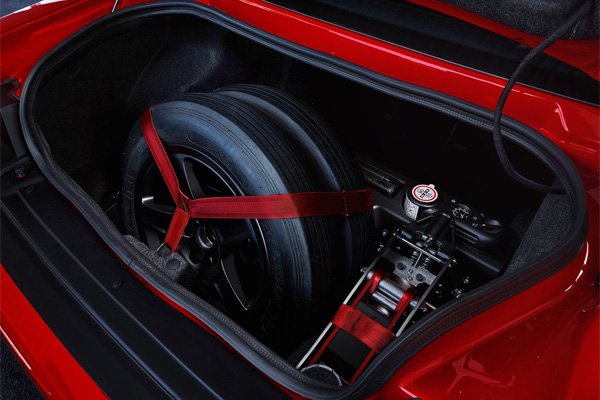 Challenger SRT Demon 