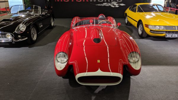 На търг тази кола би се продала за между 20 и 30 милиона евро. 