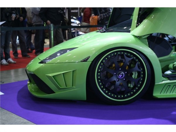 Доработено Murcielago LP640 от Liberty Walk & LB Performance, снабдено с регулируемо окачване / Токио 2009