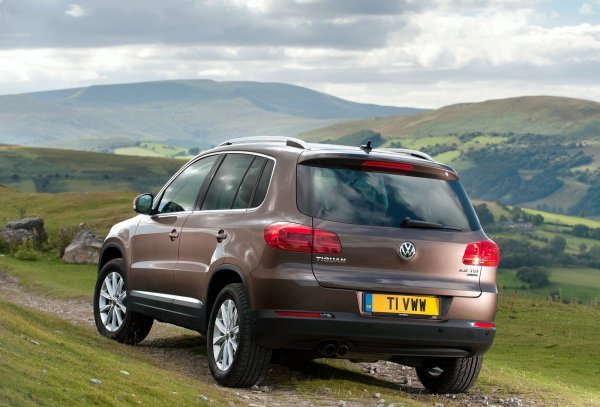 Що се касае до останалите агрегати, то първият Tiguan се предлага с класически автомат или с трансмисия DSG, която също често създава доста проблеми на собственика на автомобила.