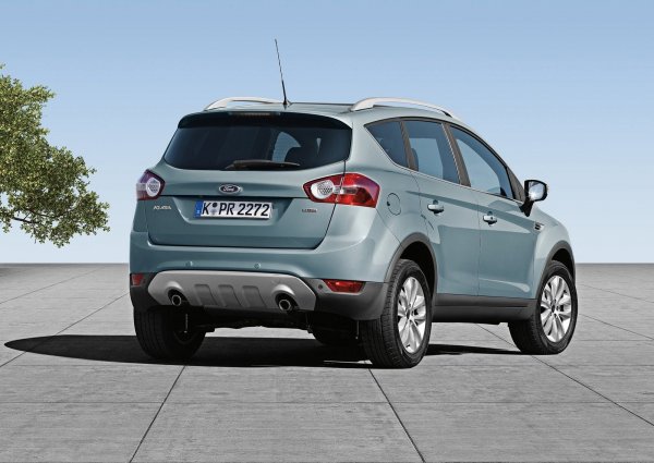 Експертите имат претенции и към системата за охлаждане на кросоувъра, заради която често двигателя прегрява с всички произхождащи от това последствия. Проблем на двигателите EcoBoost е възпламеняването на бензиново-въздушната смес в горивните камери. Роботизираната скороста кутия PowerShift също е сред слабите елементи на кросоувъра.