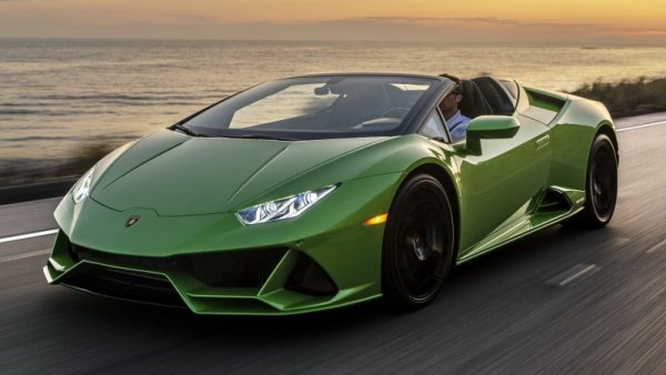 По-достъпното Lambo (от 350 000 лева) отчита спад, за разлика от Aventador. Той е около 30% спрямо първите месеци на 2020 година. 
