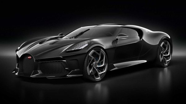 С  продажна цена от 18,7 милиона долара след данъци, Bugatti La Voiture Noire е официално най-скъпата нова кола в историята. Тя е съвременна интерпретация на личното 57 SC Atlantic на Жан Бугати, като под капака е същият този 8,0-литров W16 с 4 турбини, който развива 1479 к.с. и 1600 Нм. Колата разполага с 6 накрайника за изпускателна система, радикални нови джанти, агресивна, поръчкова фасада и гигантска осветена задна част,  която изписва името на марката. 