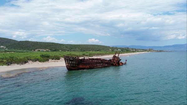 Оригинално регистриран като датски търговски кораб, "Димитриос" е откупен на старо от гръцки превозвач през 70-те