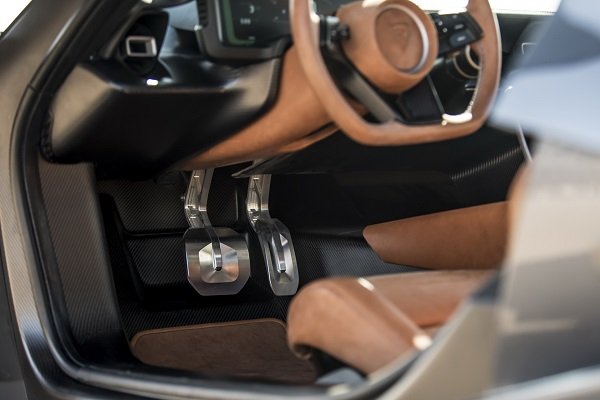 Rimac показа новия си хиперавтомобил в Женева