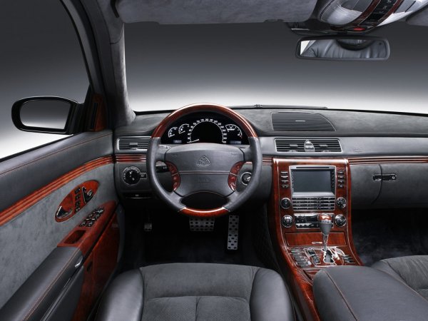 Brabus Maybach 57 SV12 S има връзка с интернет през UMTS