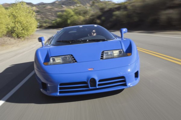 Bugatti e един от символите на Франция. Но EB110 е интересно изключение. Моделът се появява при опита за съживяване на марката, финансиран от Романо Артиоли, а той, както и дизайнерът на модела Марчело Гандини са италианци. Производството пък е базирано в Модена и екипът, който работи там е от италианци. Bugatti отново е френска марка, но EB110 е чистокръвен италианец.