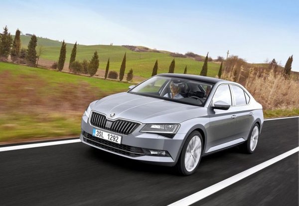 Чешкият лифтбек е подходящ както за ежедневна експлоатация, така и за дълги пътувания, според авторите на класацията. Собствениците на този модел отбелязват просторния интериор и багажник, лекота на управление и добрата возия, характерни за моделите от по-луксозния клас.