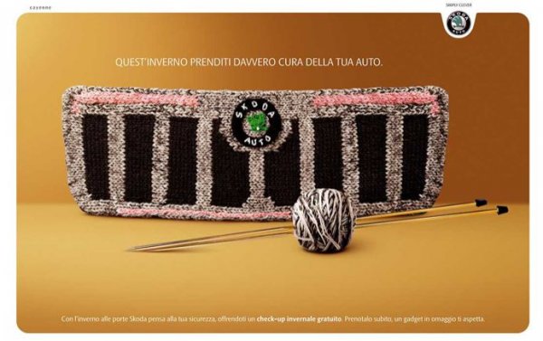 Нищо не символизира семейните ценности на чешката автомобилна марка по-добре от бабешки комплект за плетене във форма на решетка на аудиторията. 100-процентово попадение от страна на Skoda.