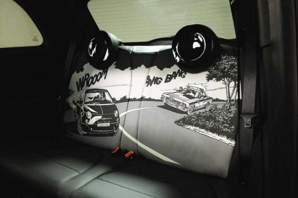 Fiat 500 Diabolik е произведен в лимитирана бройка от 50 автомобила.