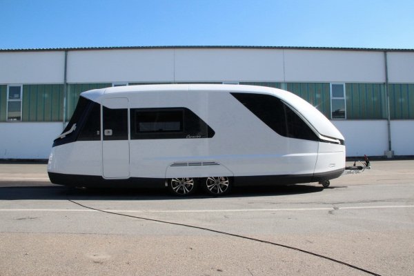 Knaus Tabbert Caravisio - концептуална каравана, вдъхновена от яхтите 