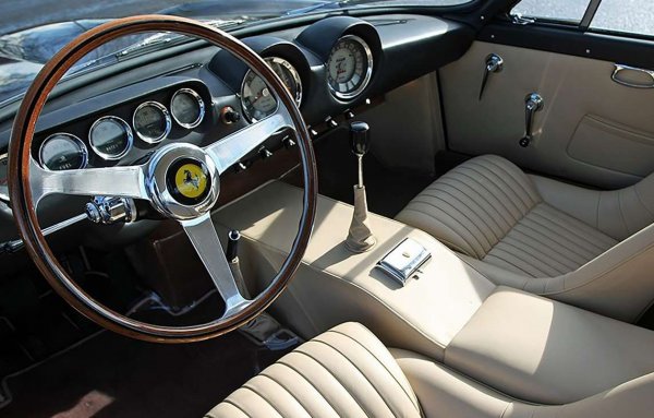 Ferrari 250 салон