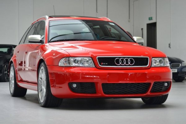 Първото поколение Audi RS4