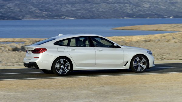 Най-успешното появяване на автомобилите от баварската марка в рап парче е в дебютния хит Trap Queen на Фети Уап. Клипът е гледан над 662 милиона пъти, а в него участват два кабриолета BMW 6- Series от второто (E64) и третото (F12) поколения.