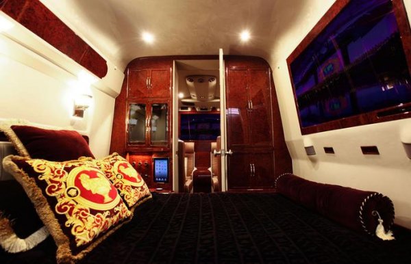Mercedes-Benz Sprinter (L5-B) от Lexani Motorcars