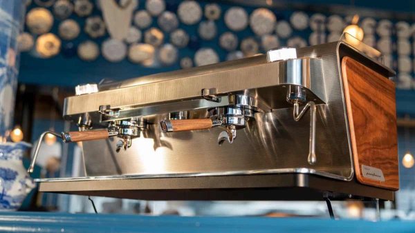 Pininfarina има много сътрудничества с производители на дрехи и аксесоари, но най-сложната "домакинска" работа в студиото се счита поръчката от турския производител на кафе оборудване Helvacıoğlu Kahve. Заедно те създават новата луксозна марка Levee. Helvacıoğlu има експертиза в техническата страна на въпроса. Pininfarina е отговорна за цялостния дизайн на формата, интерфейса и взаимодействието на кафе машината с потребителя.
