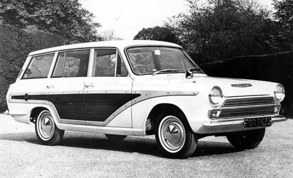 Lotus го превръща в гигант в моторните спортове, което помогна за изграждането на статута му на особено популярна и добре продавана икона.