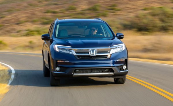 Pilot се прави в същия завод като Ridgeline и Odyssey, и ползва същите двигатели и трансмисии. В сегмента на седемместните автомобили Pilot е най-"американски" - при Toyota Highlander северноамериканските компоненти са 55%, а при Hyundai Palisade - само 5%. 

Производство: Линкълн, Алабама, САЩ
Произход на двигателя: САЩ
Произход на трансмисията: САЩ
Компоненти от САЩ и Канада: 70%