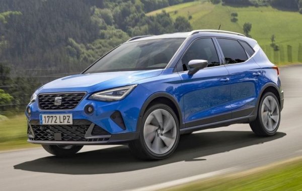 През голяма част от годината лидер на испанския пазар беше Dacia Sandero, но в крайна сметка бюджетният румънски модел отстъпи до трета позиция, изпреварен от Arona (21 925) и Hyundai Tucson. Корейският кросоувър има най-големия ръст на годишна база - 66%. В шестицата влизат също Peugeot 2008, Seat и Leon Toyota Corolla. 
