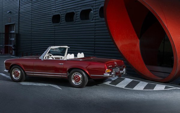 Реставриран Mercedes-Benz 280SL от българските специалисти Overdrive