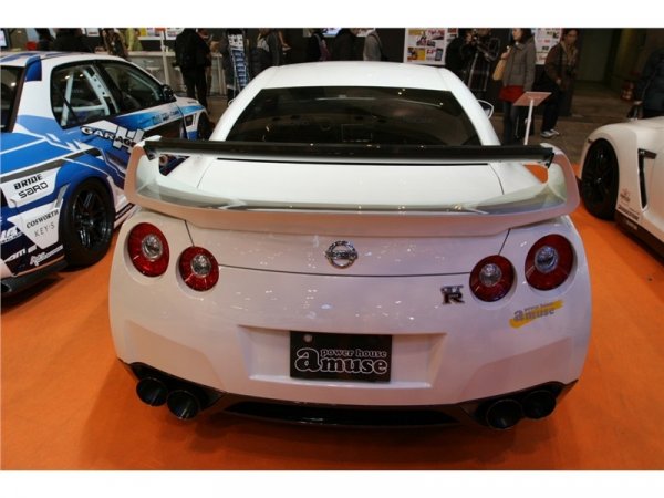 Nissan GT-R R35 Phantom от AMUSE 
