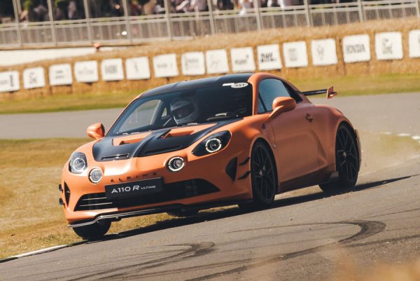 Производството на Alpine A110 приключва следващата година и това е последното му „ура“. Мощността от 345 к.с. на Ultime – с 49 к.с. повече от съществуващата R – надхвърля лимита на оригиналната скоростна кутия на автомобила, така че тя е заменена с нова шестстепенна трансмисия. Интензивната употреба на въглероден композит намалява теглото до 1120 кг. Цената му започва от близо 300,000 евро и ще бъдат произведени само 110 бройки, така че участието му във Фестивала на скоростта може да е единственият ви шанс да видите как се кара с пълна газ. 
