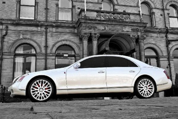 Project Kahn Maybach 57 4 HRH (For His Royal Highness) в чест на сватбата на Принц Уилям и Кейт Мидълтън. 